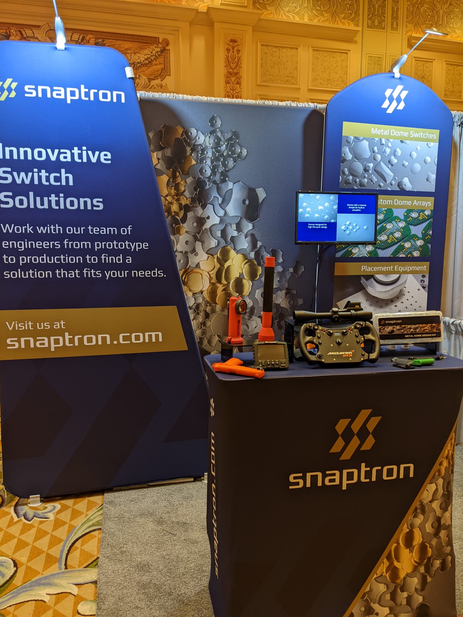 snaptron trade show booth